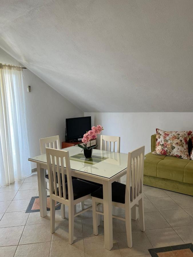 Apartmani Bekonja Tivat Exterior photo